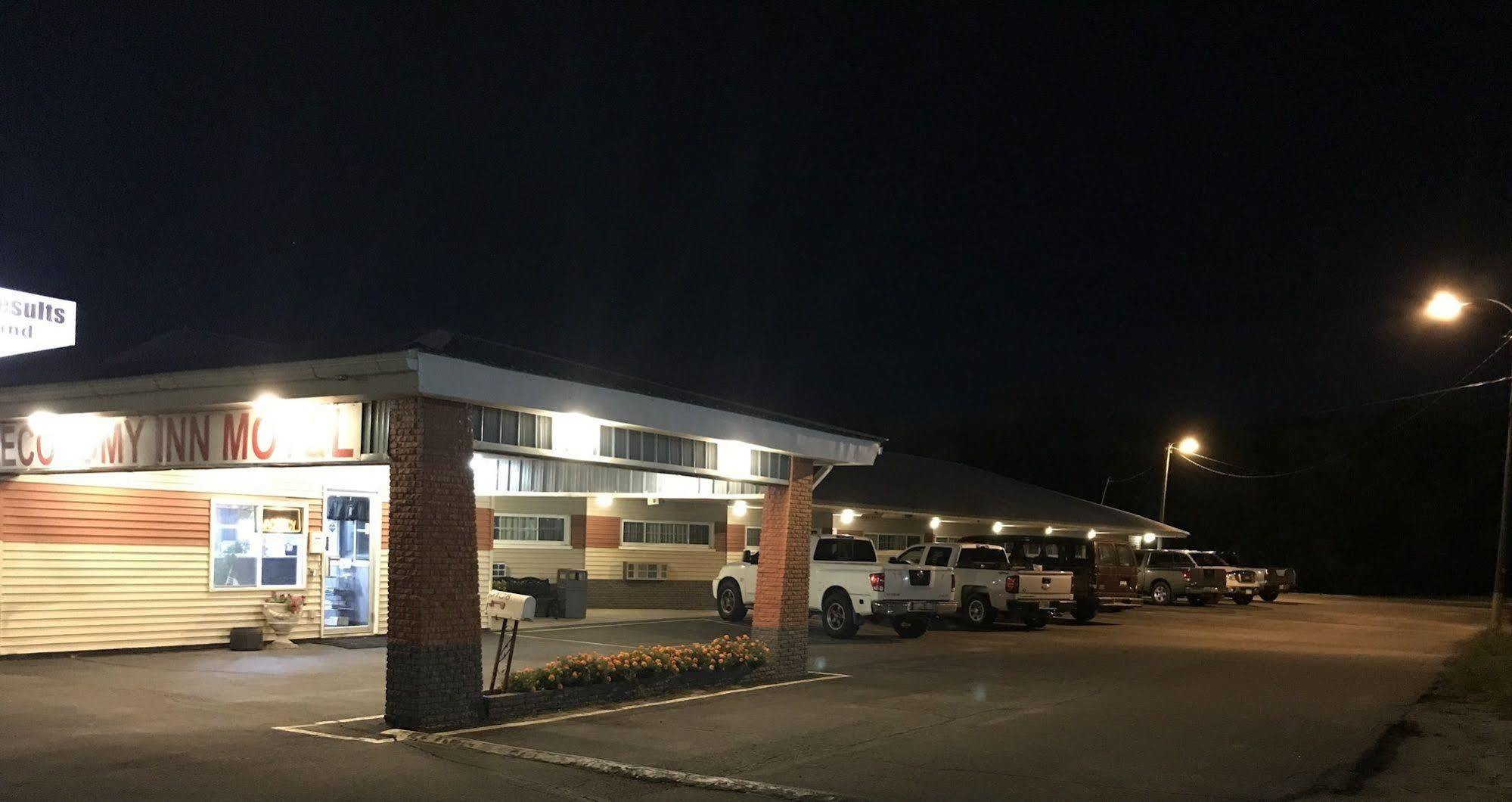 Economy Inn Marshalltown Екстер'єр фото