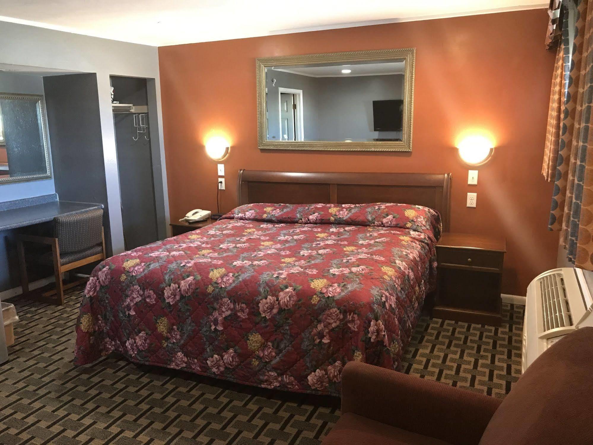 Economy Inn Marshalltown Екстер'єр фото