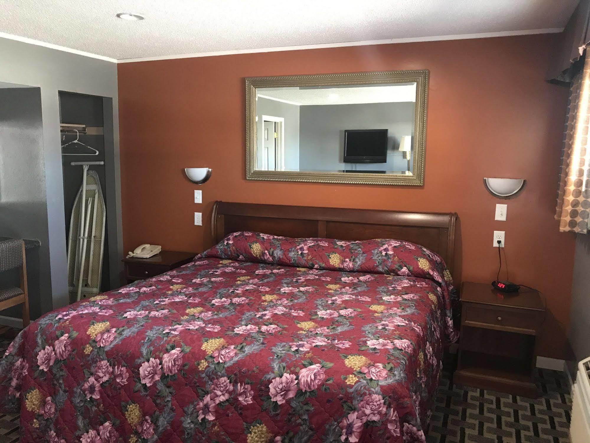 Economy Inn Marshalltown Екстер'єр фото