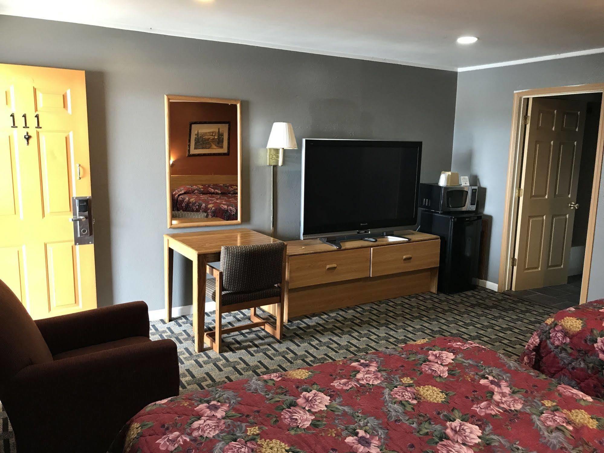 Economy Inn Marshalltown Екстер'єр фото